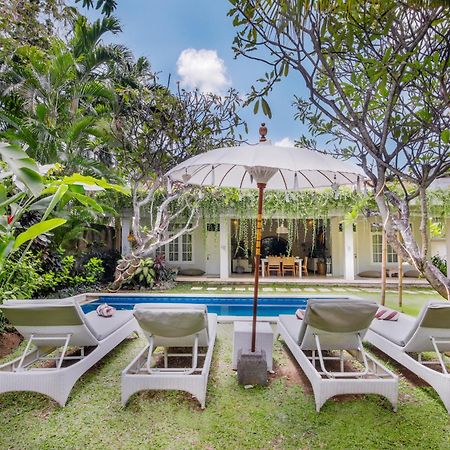 Villa Lodek Deluxe Seminyak Exterior foto